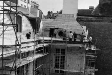 Photo of the roof of the Hôtel de Marle being renovated.